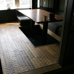 teak_naguri02d
